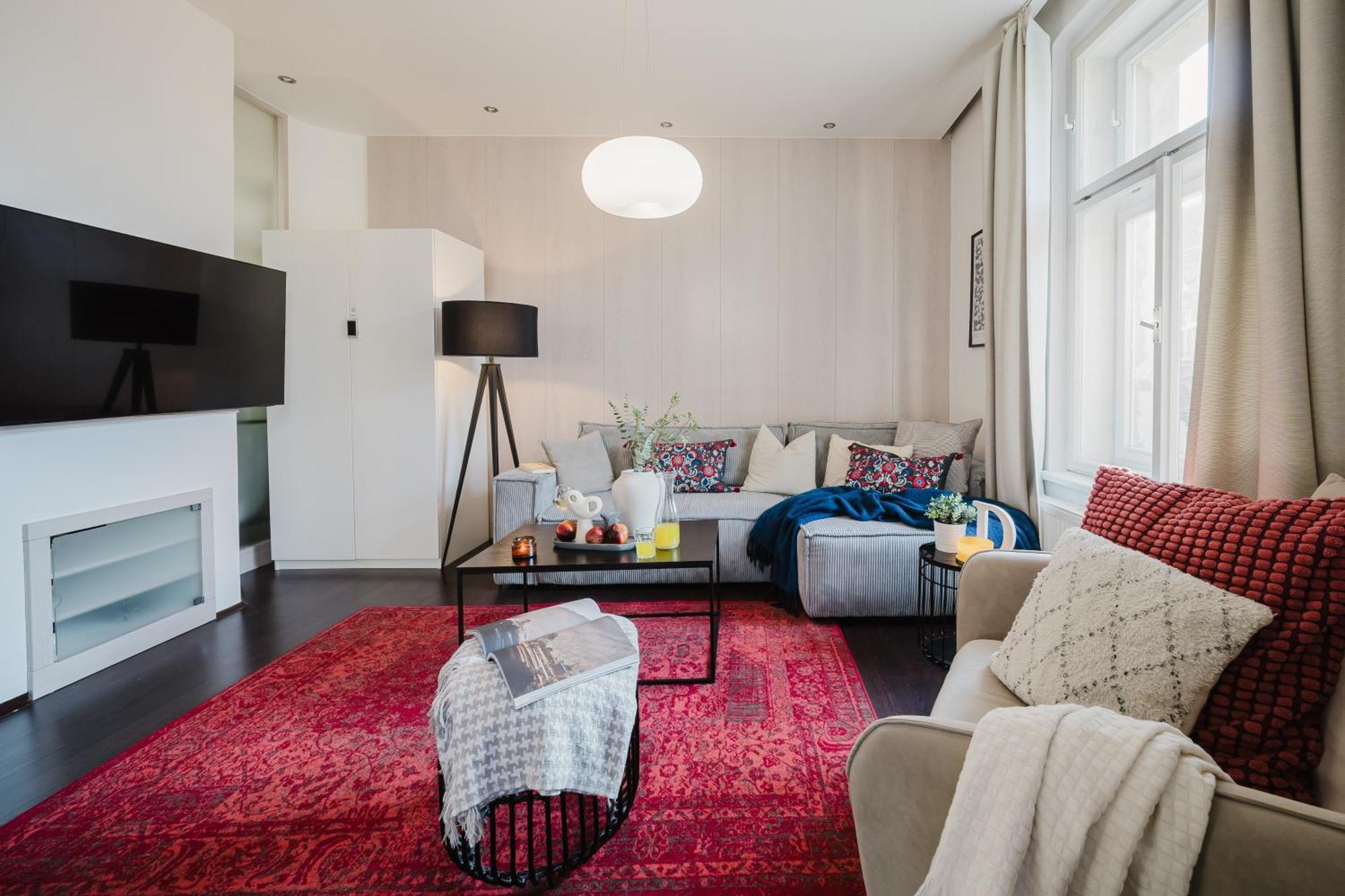 Days - Stylish - Netflix - Hip District Apartment Prag