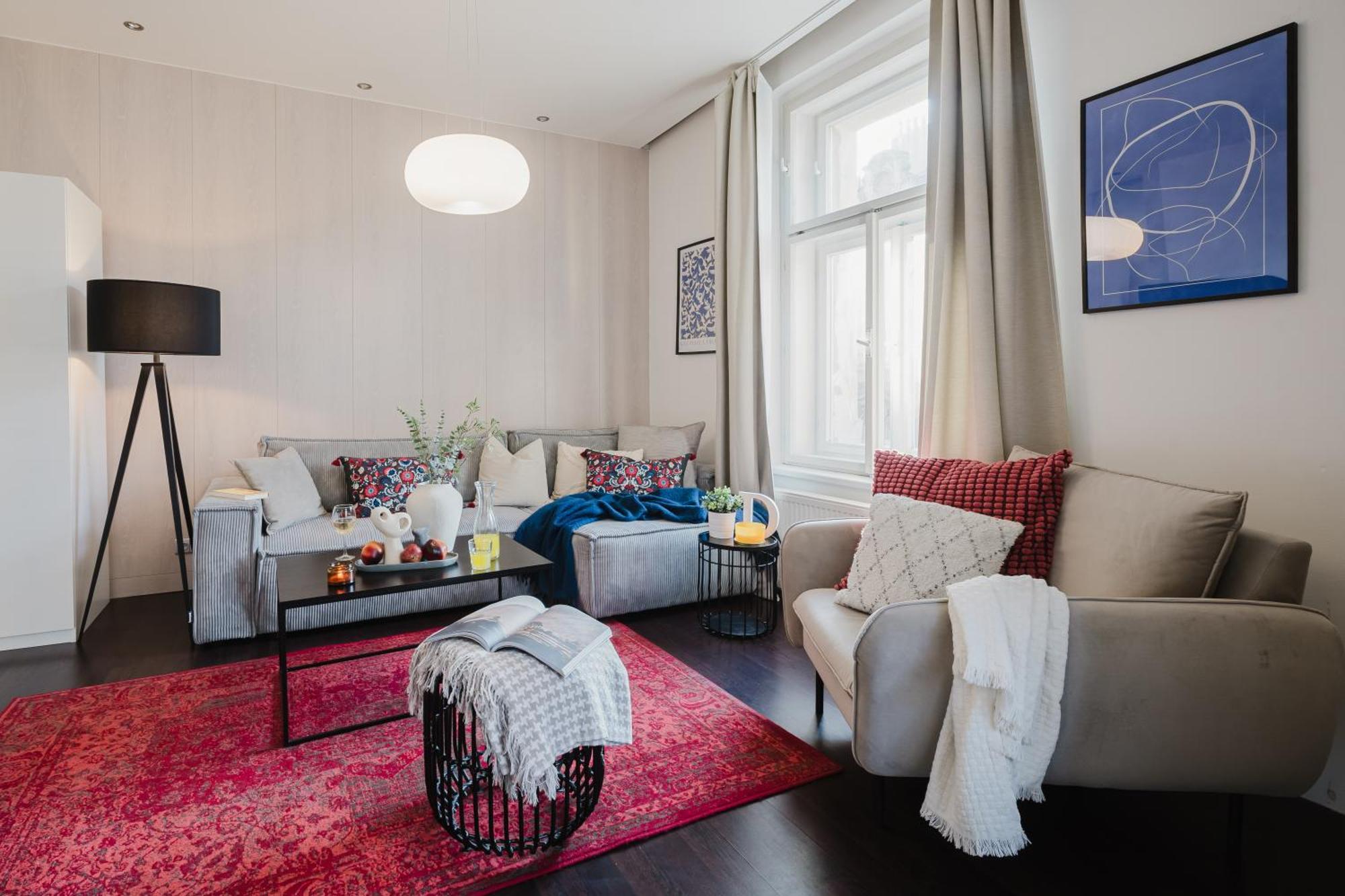 Apartment Days - Stylish - Netflix - Hip District Prag